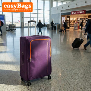 32" Soft Shell Suitcase - Lightweight, Durable and Spacious, with 360° Spinner Wheels